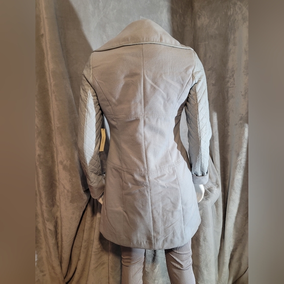 🚨REDUCED!! Trench Coat - Picture 4 of 7